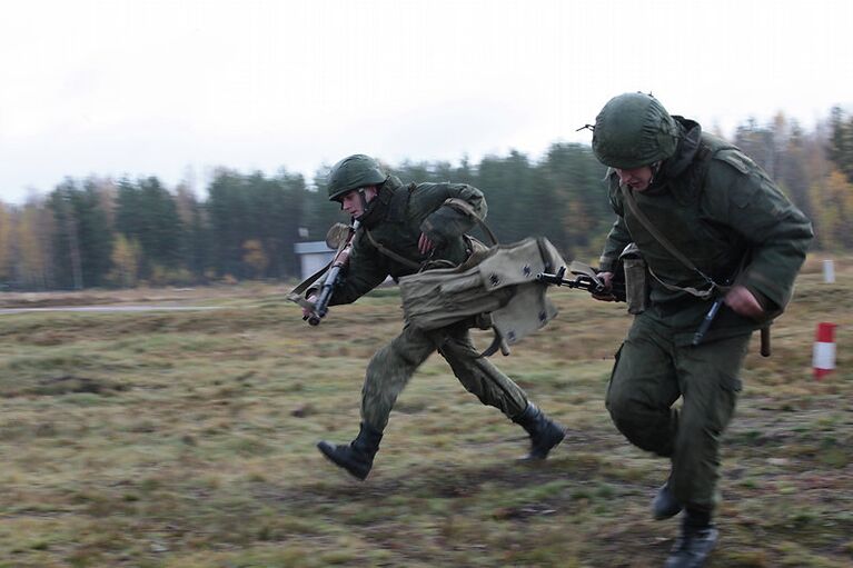 Военные учения на полигоне Каменка