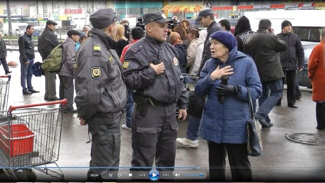 Пенсионеры возмущены закрытием универсама Народный