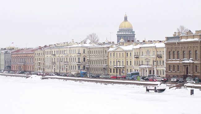 Английская набережная в Санкт-Петербурге зимой