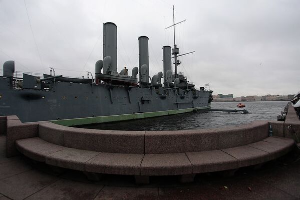 Крейсер Аврора после ухода военного экипажа