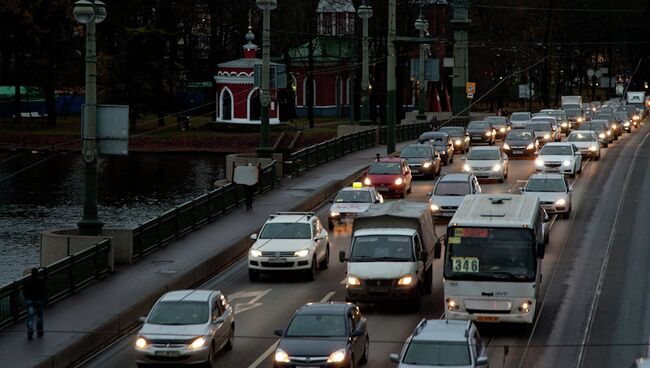 Движение транспорта в Петербурге. Архив 