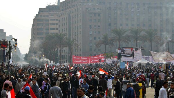 На египетской площади Тахрир начались стычки между демонстрантами