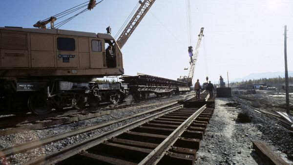 На строительстве железной дороги. Архивное фото