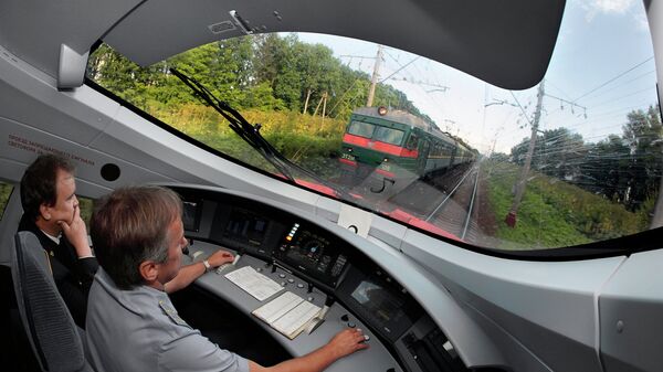 Скоростной поезд Сапсан совершил первую поездку из Москвы в Санкт-Петербург