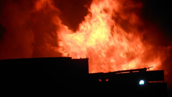 Пожар на складе в Калининском районе