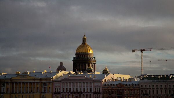 Вид на Английскую набережную и Исаакиевский собор в Петербурге