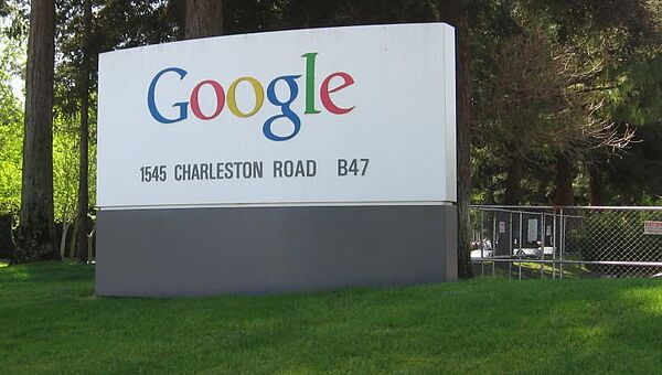 Знак на въезде в Googleplex
