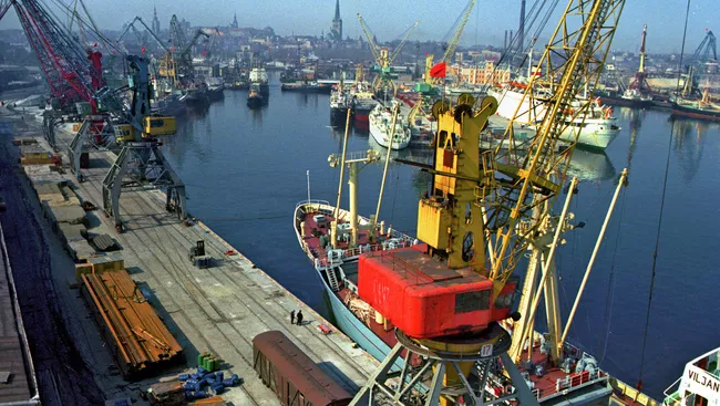 Грузовой морской порт в Таллине. Архив
