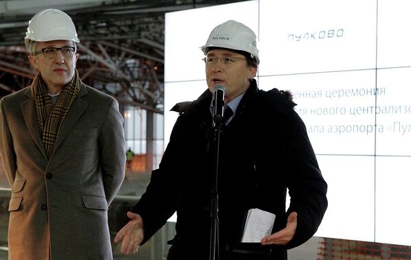Церемония закрытия контура здания нового терминала Пулково