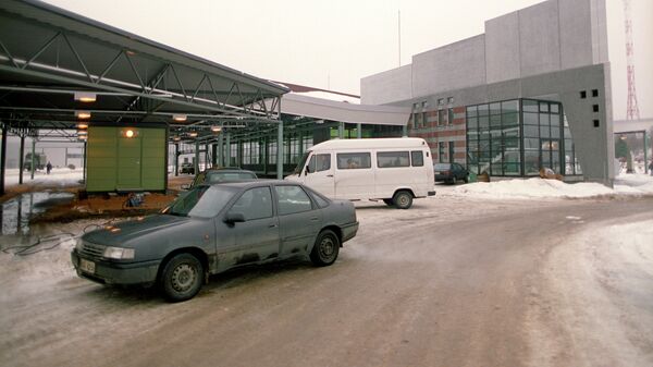Автомобили на пункте пропуска Торфяновка. Архивное фото