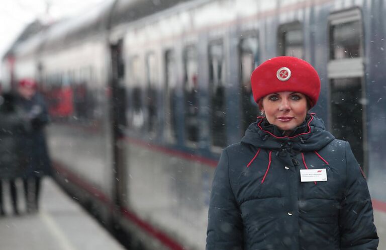 Электровоз ЭП-20 и его первый рейс в составе пассажирского поезда Невский экспресс