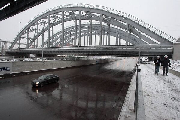 Открытие движение по набережной Обводного канала под Американскими мостами в Петербурге