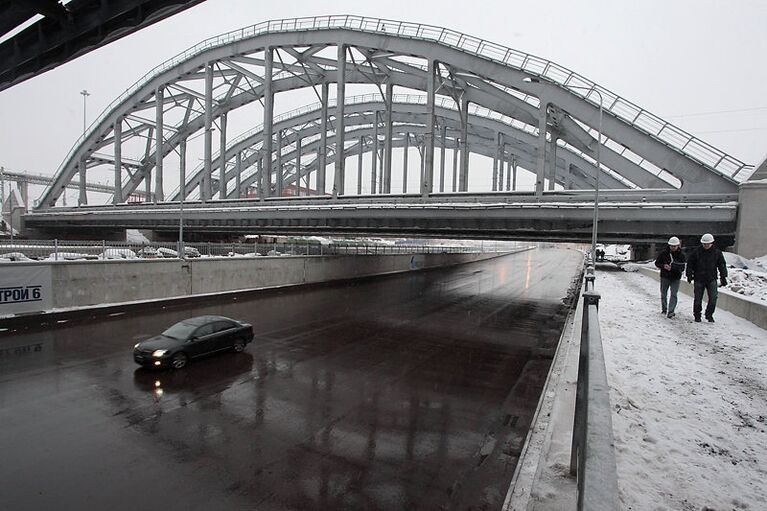 Открытие движение по набережной Обводного канала под Американскими мостами в Петербурге