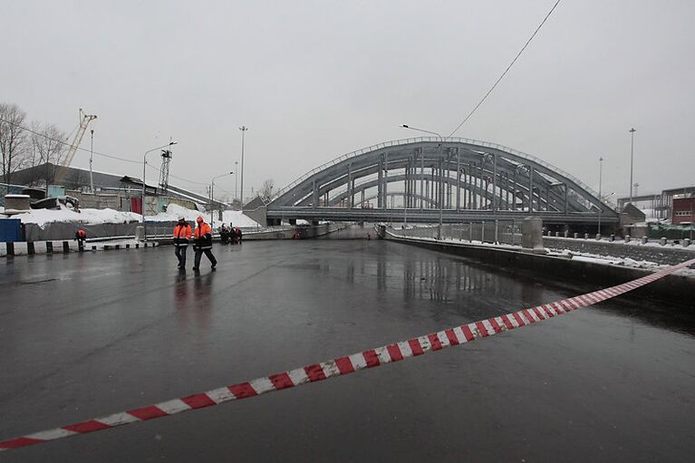 Открытие движение по набережной Обводного канала под Американскими мостами в Петербурге