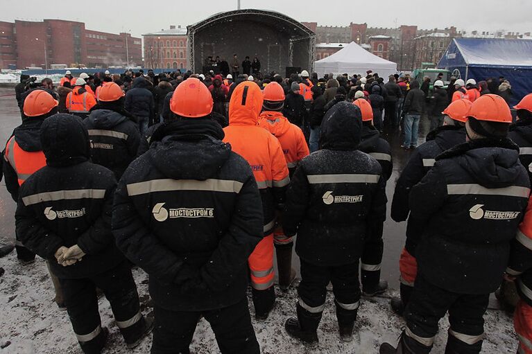 Открытие движение по набережной Обводного канала под Американскими мостами в Петербурге