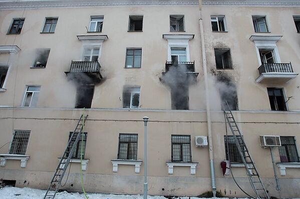 Пожар в здании бывшего общежития Кировского завода