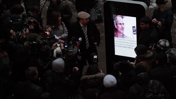 Открытие памятника Стиву Джобсу в Петербурге 