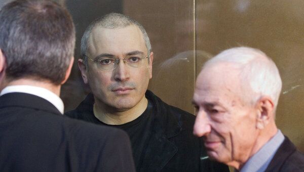 Экс-глава ЮКОСа Михаил Ходорковский и его адвокат Юрий Шмидт