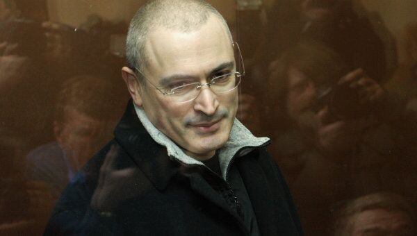 По указанию Ходорковского Невзлин должен был обеспечивать нейтрализацию и противодействие конкурентам по бизнесу, - сказал прокурор