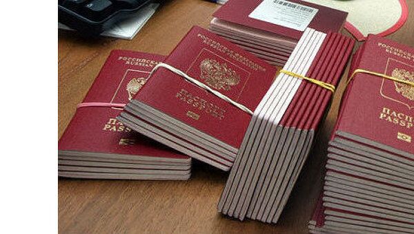 ФМС: загранпаспорта с отпечатками пальцев появятся в РФ в 2012 году