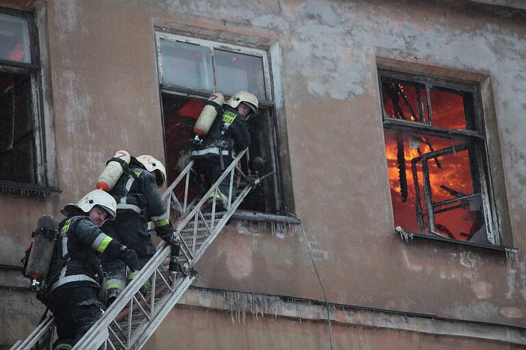 Пожар в Адмиралтейском районе