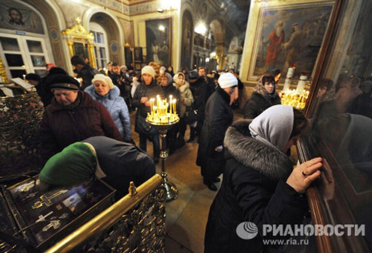 Верующие в храме святого Пророка Божия Илии