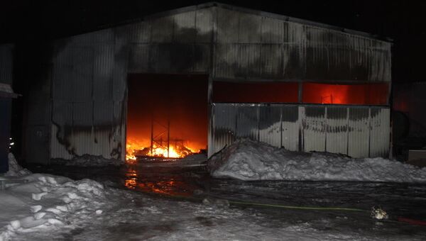 Пожар на складе на Лиговском проспекте в Петербурге