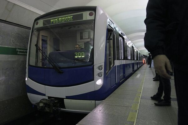 Обкатка поезда НеВа в метро Санкт-Петербурга