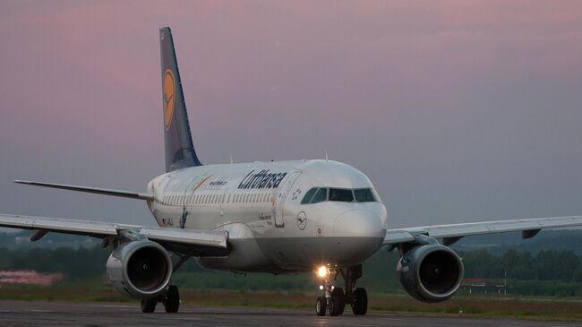 Самолет Airbus A319 авиакомпании Lufthansa. Архив