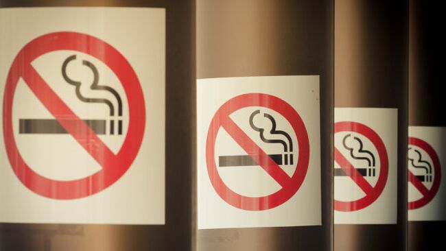 Знак запрета курения. Архивное фото