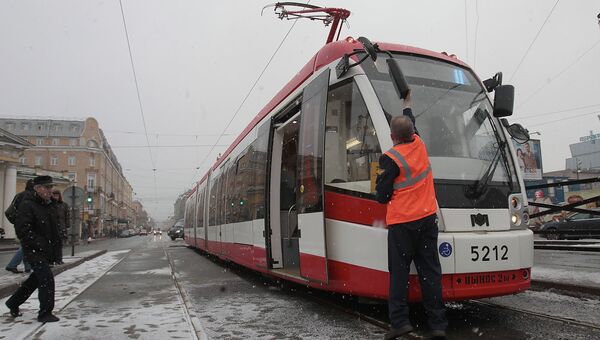 Новый челночный трамвай запустили в Санкт-Петербурге