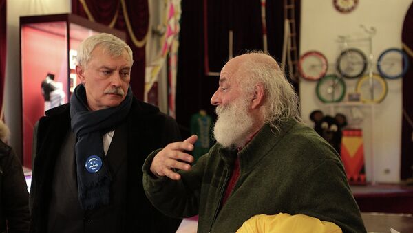 Вячеслав Полунин и Георгий Полтавченко во время осмотра территории цирка на Фонтанке