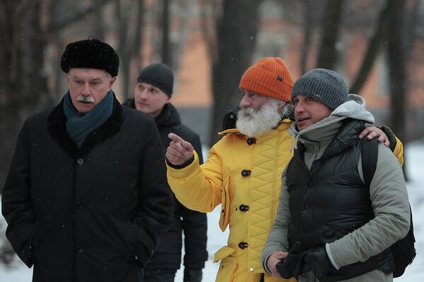 Вячеслав Полунин и Георгий Полтавченко во время осмотра территории цирка на Фонтанке