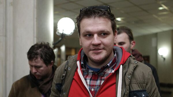 Блогер Митя Алешковский, задержанный в Пулково