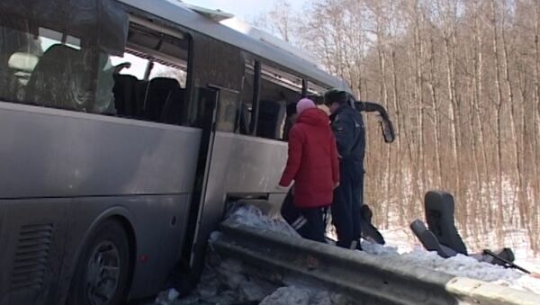 Автобус с детдомовцами попал в ДТП под Вологдой. Кадры с места аварии