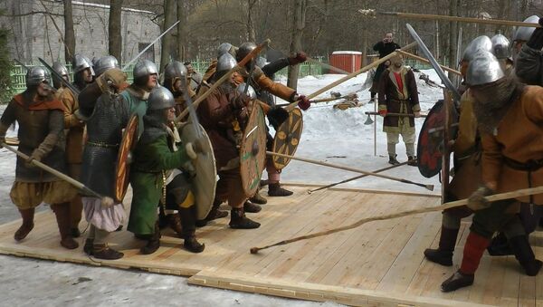 Викинги и русы сразились за мост на турнире в Петербурге