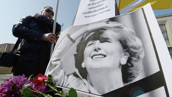 Пикет памяти Маргарет Тэтчер в Санкт-Петербурге