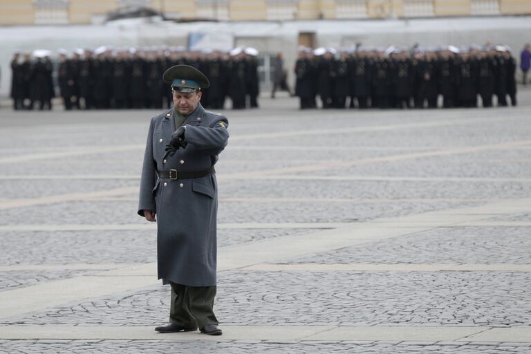 Репетиция парада Победы на Дворцовой площади в Санкт-Петербурге