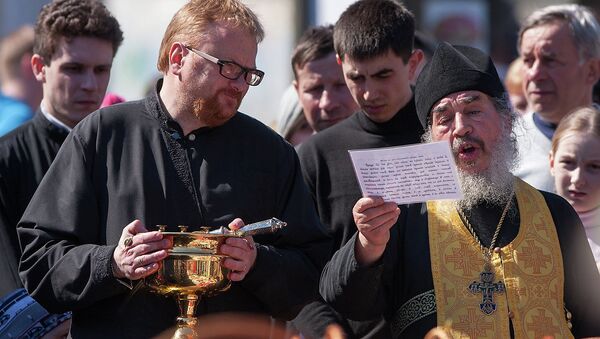 Освящение куличей и яиц в церкви святителя Петра Митрополита Московского в Петербурге
