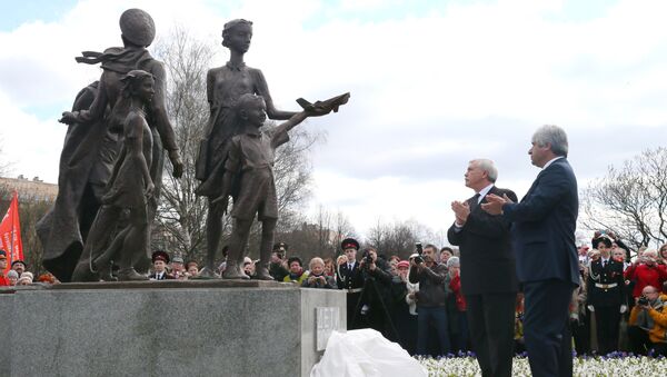 В Петербурге открыт памятник «Дети войны»
