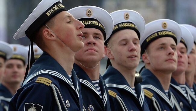 Курсанты Морского кадетского корпуса во время Генеральной репетиции Парада победы в Санкт-Петербурге. Архивное фото