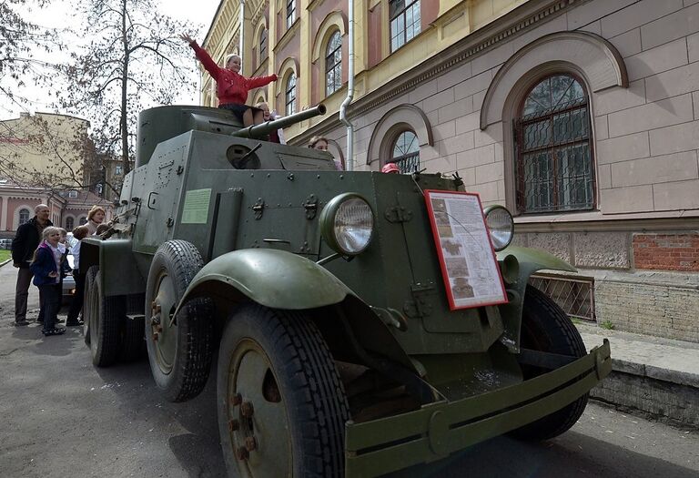 Военная техника времен Великой Отечественной войны из музея Битвы за Ленинград