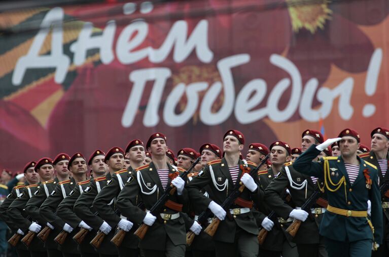 Военный парад в Санкт-Петербурге, посвященный Дню Победы