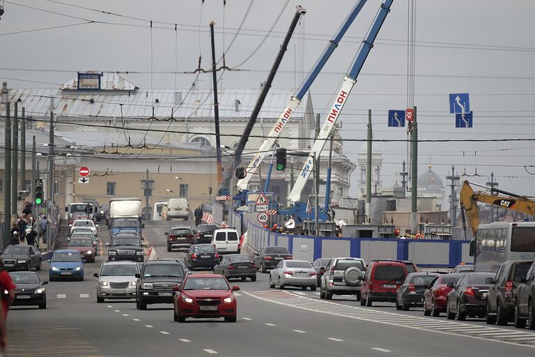 Открытие движения по Дворцовому мосту в Петербурге