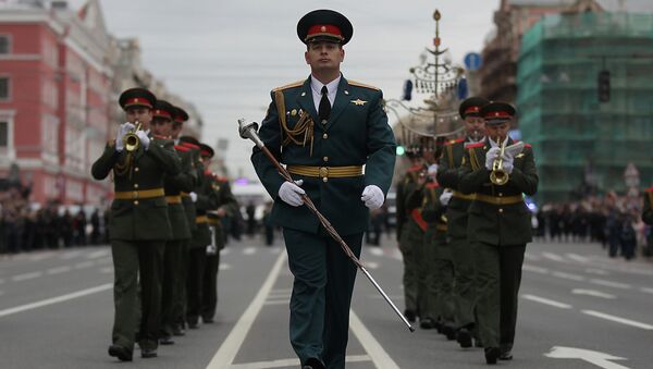 Марш-парад участников Международного фестиваля военных духовых оркестров Виват Санкт-Петербург!
