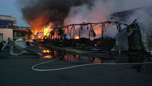Пожар на складе в Кировском районе Петербурга