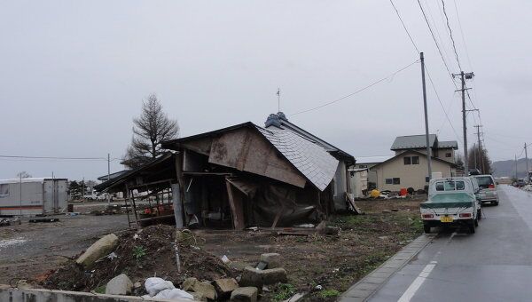 Такие дома в г.Хигаси-Мацусима лучше слов расскажут о том, что здесь происходило 11 марта