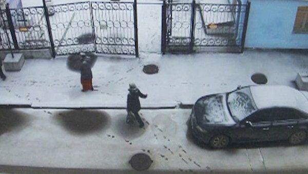 Снег и сильные порывы ветра зафиксированы в центре Москвы