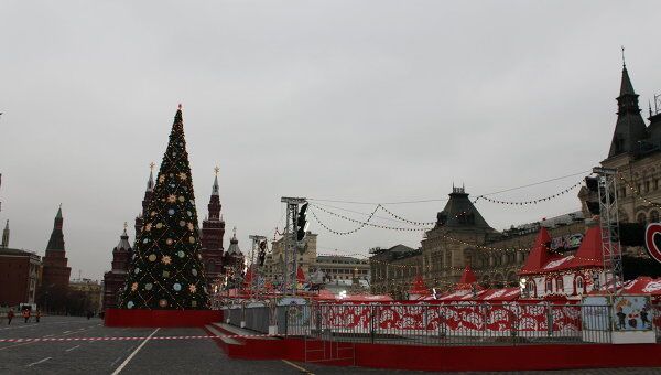 Главный каток России открылся на Красной площади