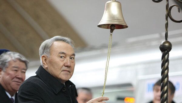 Назарбаев ударил в колокол и открыл метро в Алма-Ате